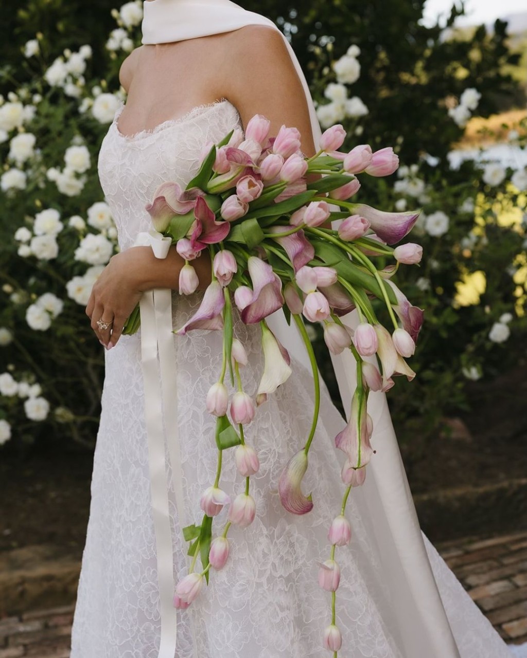 Sophia Wilde’s florals are as creative as they are breathtaking.🌷

Florist: @sophiawilde_ 
Photo & Video: @sarbostudio 
Venue: @sweetwaterestatewines  @muse_atsweetwater 
Content Creator: @the_sbcollective 
Stylist: @atavolanenewcastle
Gown Designer: @moirahughescouture 
Hair: @emma.matthews.hairstylist 
Make-up: @makeupbybonnielee 
Jewellery: @kateandkole