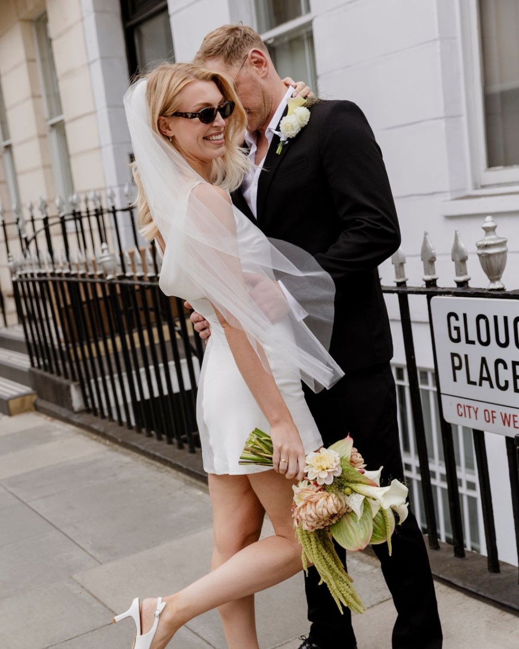 P + S, London streets, and @oliviamelhopweddings  behind the camera 🤍
Elopement goals.

Content - @momentsbylilastudios 
HMUA - @mia_brides 
Model - @phoebeandsean 
Bridal attire - @liliacassceremonial 
Florals - @spring_lane_flowers
