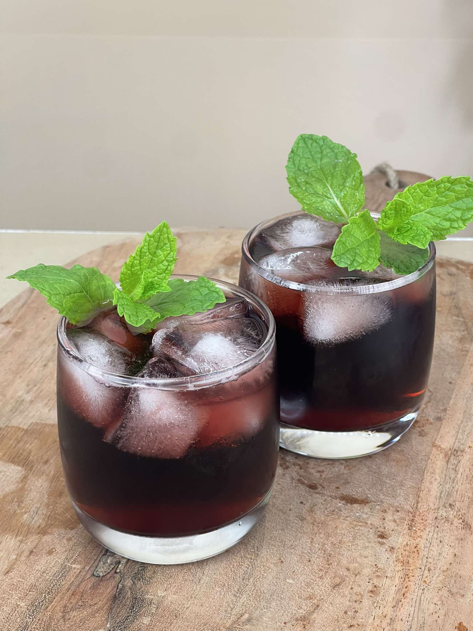 Cocktail Hour: Alcohol Free Kalimotxo