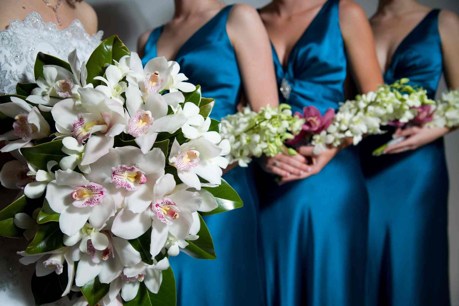 What You Can and Can’t Expect from Your Wedding Party