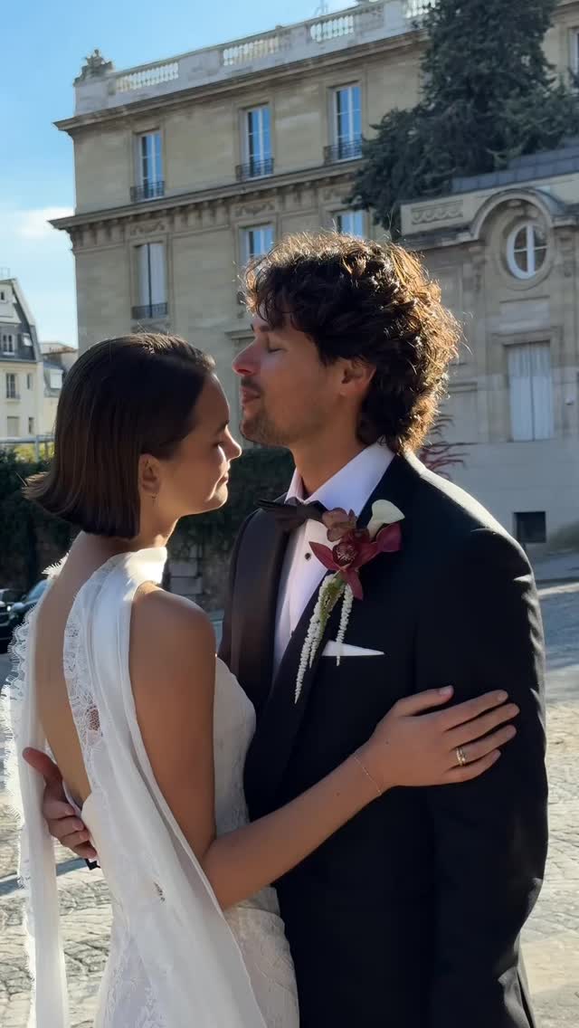 & suddenly, everything aligned.

The amazing team behind the magic: 
@oliviamelhopweddings @ninab.paris @momentsbylilastudios @obriasco_bridal @rembrandt1946 @diana_x_sami @zoeporterjewellery