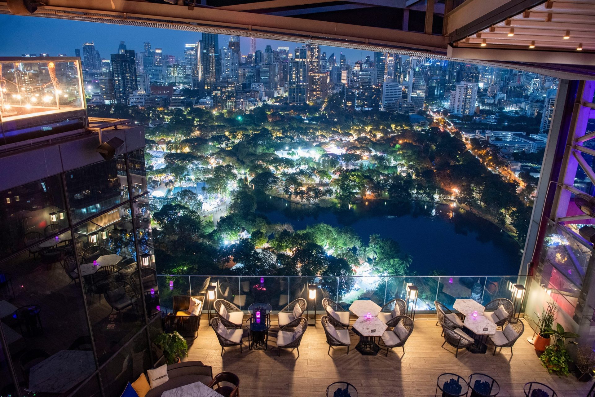 Rooftop weddings in the city
