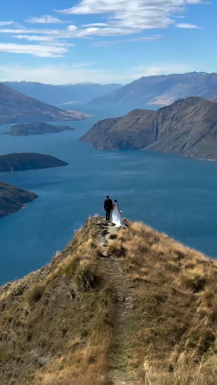 A stunning celebration in one of New Zealand’s most beautiful settings.

Vendors:

Content Creation: @freelyyoursco 
Florals: @thegreenroomflowerco 
Bride: @mikayla_jane95 
Planning: @majorandminorhire 
Make Up: @paigeshipstonemakeup 
Venue: @ripponhall